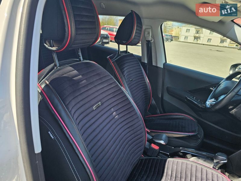 Позашляховик / Кросовер Peugeot 2008 2019 в Львові