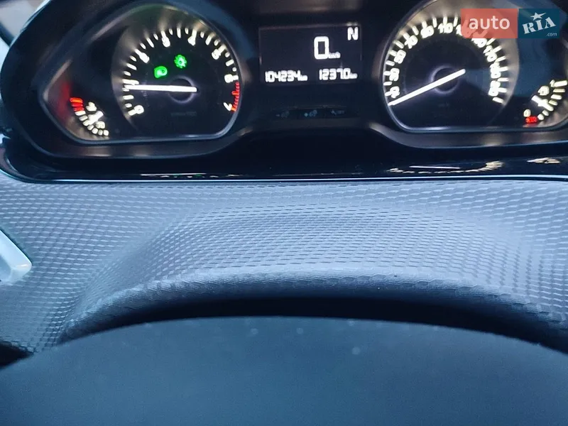 Peugeot 2008 2015 VIN VF3CUHMZ0FY119159 фото оголошення 26 з 58