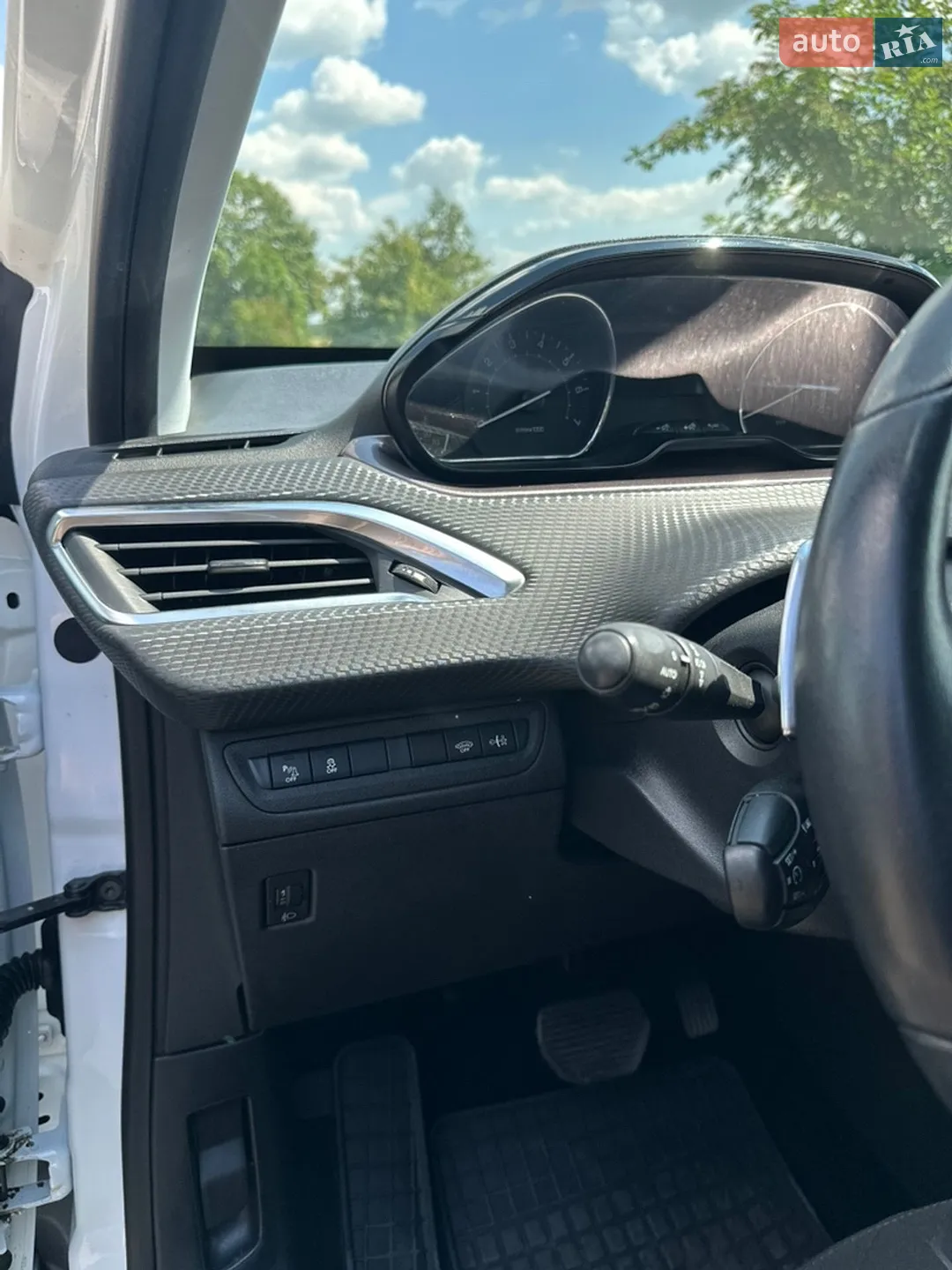 2014 Peugeot 2008 - мініатюра 16