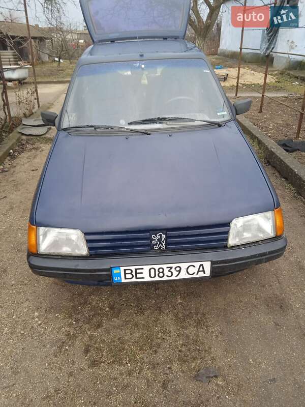 Peugeot 205 1987