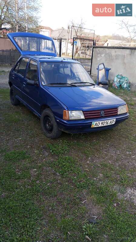 Хэтчбек Peugeot 205 1985 в Мукачево