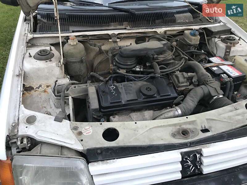 Хетчбек Peugeot 205 1988 в Яворові
