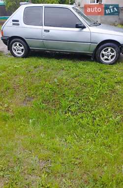 Хетчбек Peugeot 205 1990 в 
