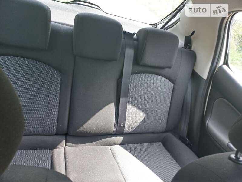 Хэтчбек Peugeot 206 plus 2011 в Львове