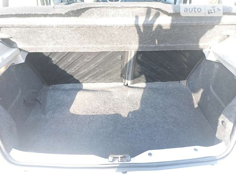 Хэтчбек Peugeot 206 plus 2011 в Львове