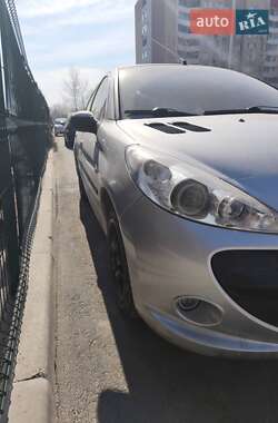 Хетчбек Peugeot 206+ 2010 в Запоріжжі