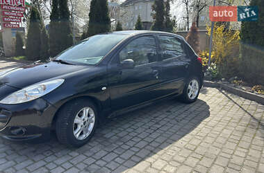Хэтчбек Peugeot 206 plus 2011 в 