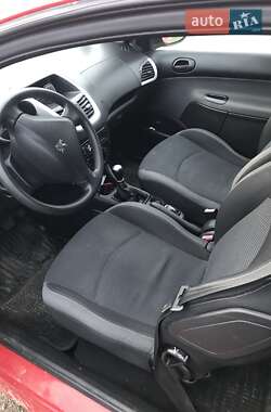 Хетчбек Peugeot 206+ 2009 в 