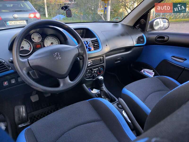 Хетчбек Peugeot 206+ 2010 в Луцьку