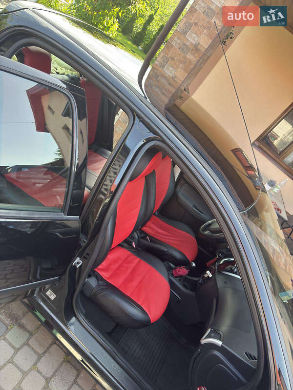 Хетчбек Peugeot 206+ 2011 в Городку