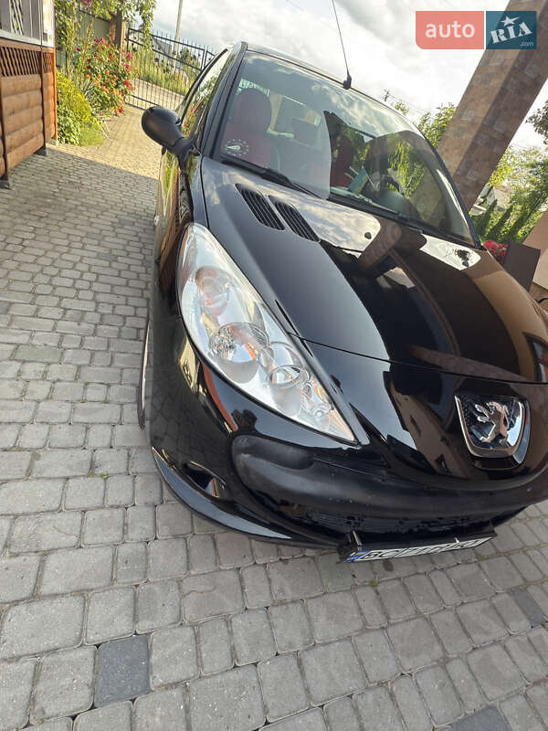 Хетчбек Peugeot 206+ 2011 в Городку