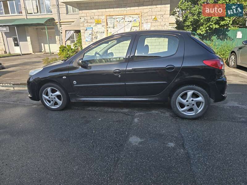 Хетчбек Peugeot 206+ 2012 в Києві фото 10 Хетчбек Peugeot 206+ 2012 в Києві