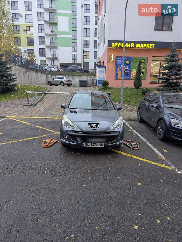 Хетчбек Peugeot 206+ 2010 в Рівному