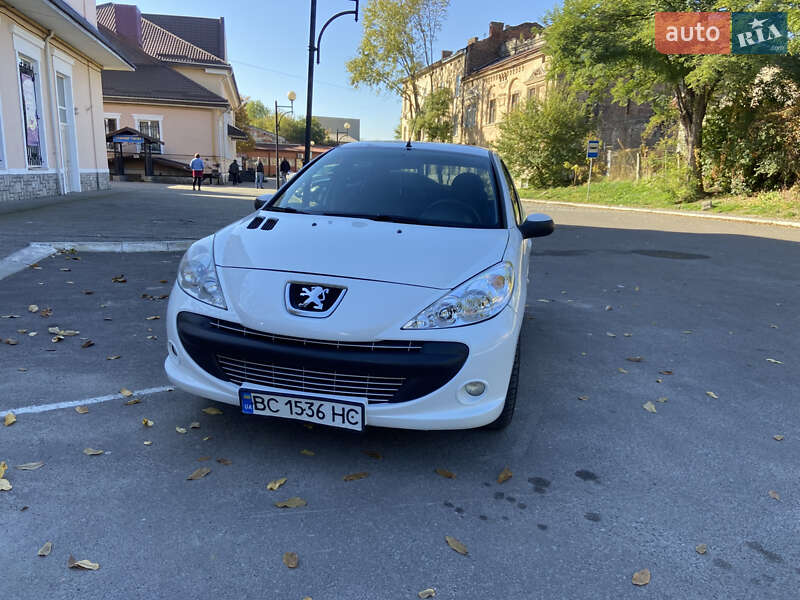 Хетчбек Peugeot 206+ 2010 в Львові