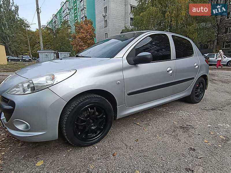 Хэтчбек Peugeot 206 plus 2010 в Запорожье фото 14 Хэтчбек Peugeot 206 plus 2010 в Запорожье