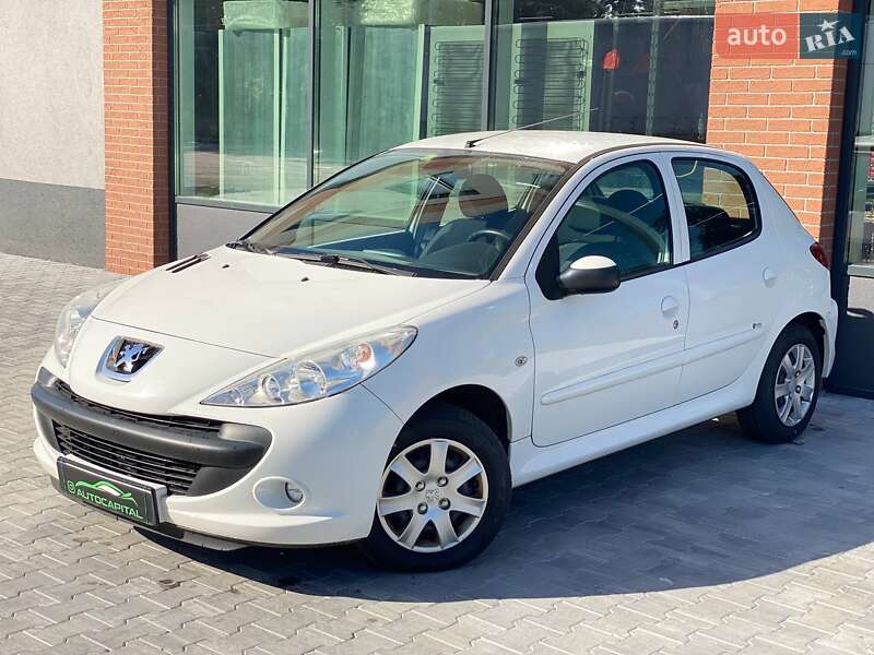 Хэтчбек Peugeot 206 plus 2009 в Киеве