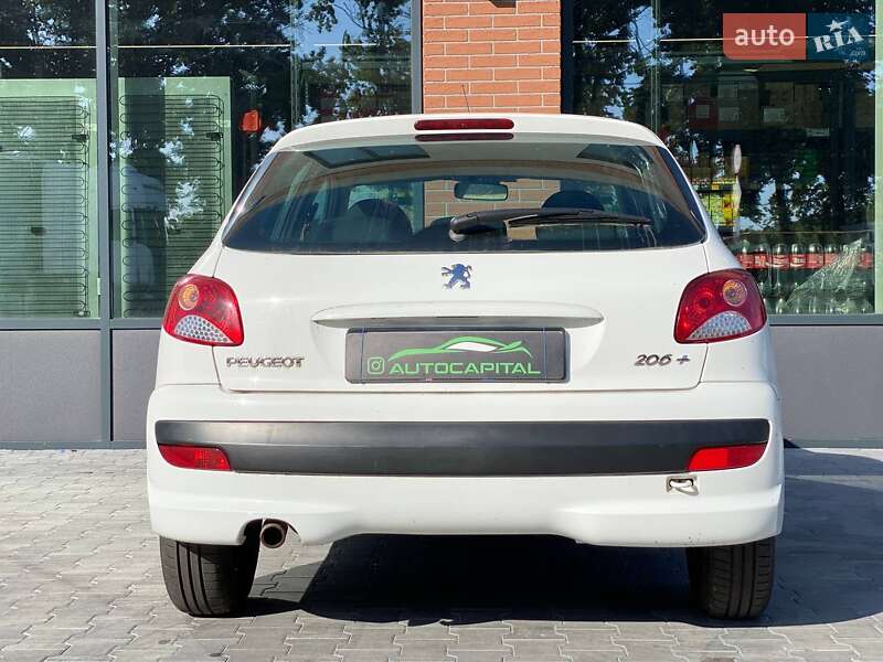 Хэтчбек Peugeot 206 plus 2009 в Киеве