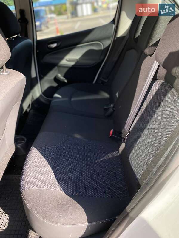 Хэтчбек Peugeot 206 plus 2009 в Киеве
