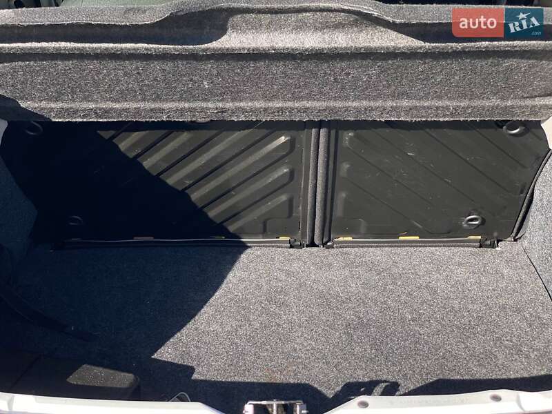 Хэтчбек Peugeot 206 plus 2009 в Киеве