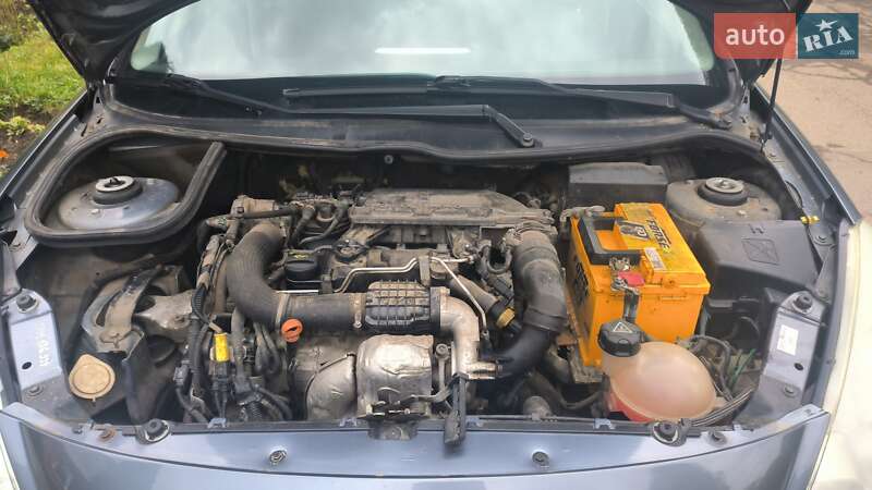 Хетчбек Peugeot 206+ 2012 в Долині