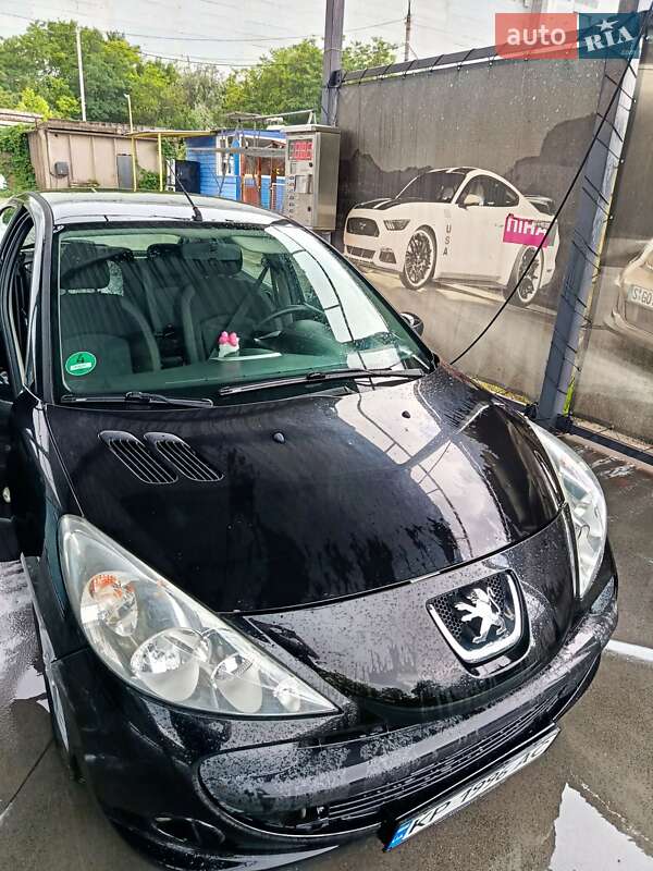 Хэтчбек Peugeot 206 plus 2010 в Запорожье