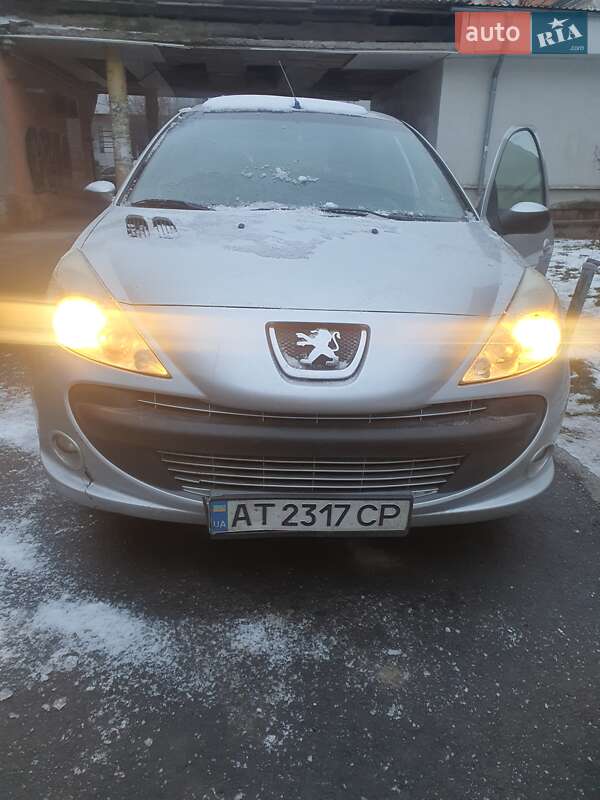 Хетчбек Peugeot 206+ 2011 в Івано-Франківську