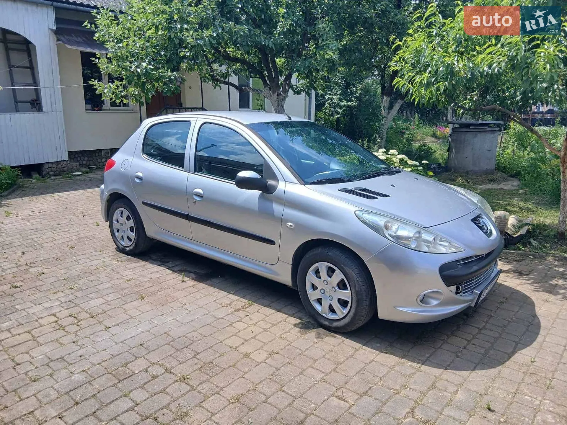 Peugeot 206 plus 2011