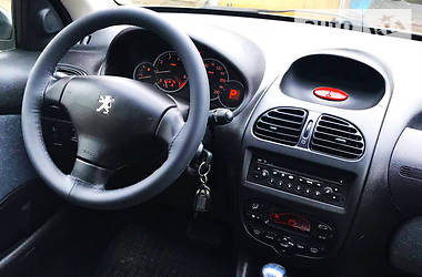 Хэтчбек Peugeot 206 2008 в Днепре