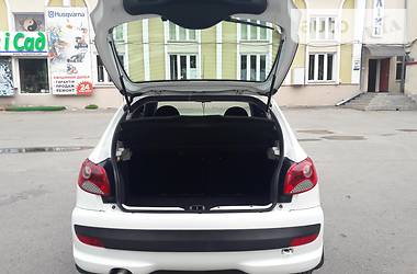 Хэтчбек Peugeot 206 2011 в Тернополе