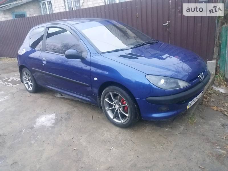 Хэтчбек Peugeot 206 2000 в Запорожье