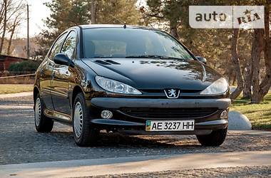 Хэтчбек Peugeot 206 2007 в Днепре