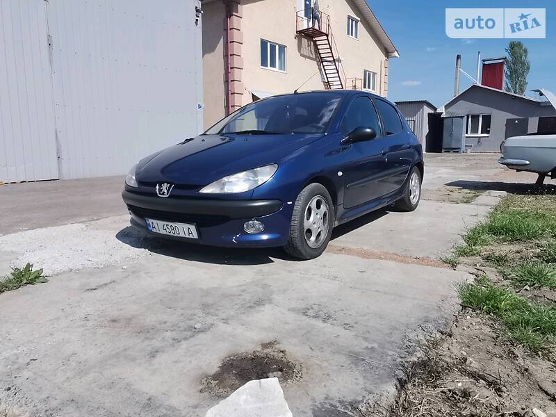 Хетчбек Peugeot 206 2001 в Києві