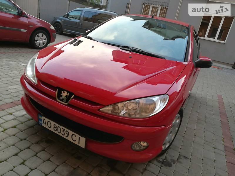 Хетчбек Peugeot 206 2008 в Мукачевому