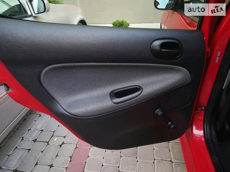 Хетчбек Peugeot 206 2008 в Мукачевому