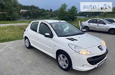 Хэтчбек Peugeot 206 2012 в Виннице