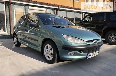 Хетчбек Peugeot 206 2001 в Рівному