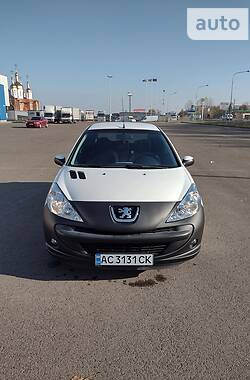 Хэтчбек Peugeot 206 2010 в Луцке