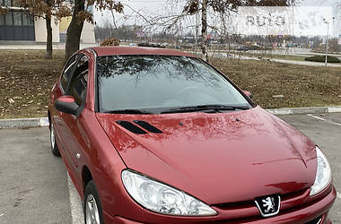 Хэтчбек Peugeot 206 2006 в Запорожье