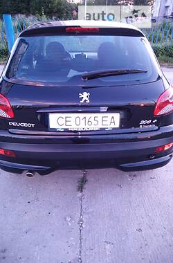 Хэтчбек Peugeot 206 2011 в Черновцах