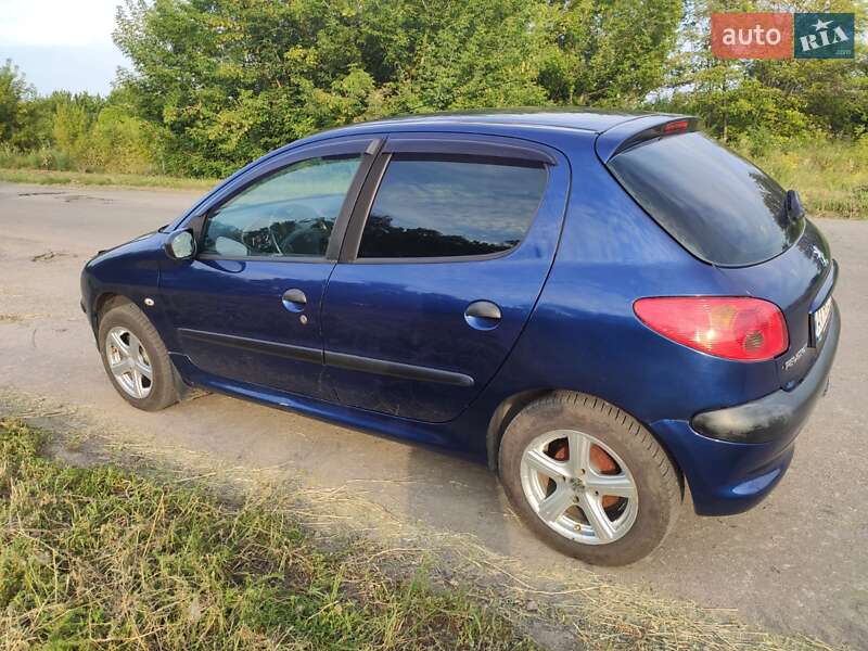 Хетчбек Peugeot 206 2007 в Краснограді