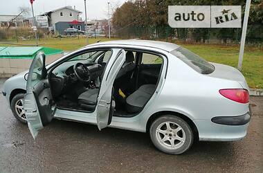 Седан Peugeot 206 2010 в 
