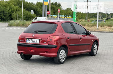 Хэтчбек Peugeot 206 2006 в 