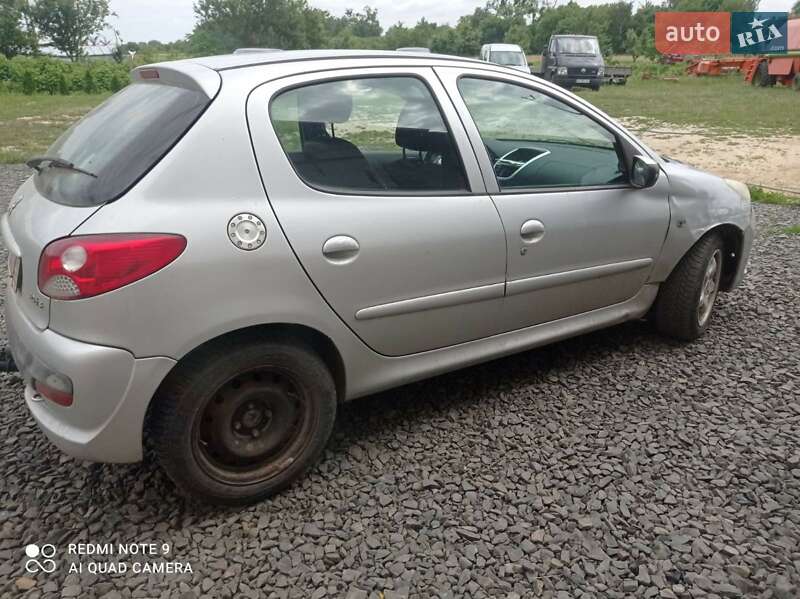 Хетчбек Peugeot 206 2009 в Цумані