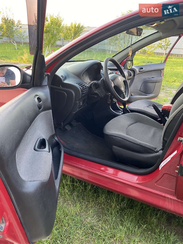 Седан Peugeot 206 2008 в Остер