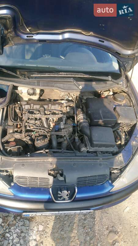 Хетчбек Peugeot 206 2000 в Івано-Франківську