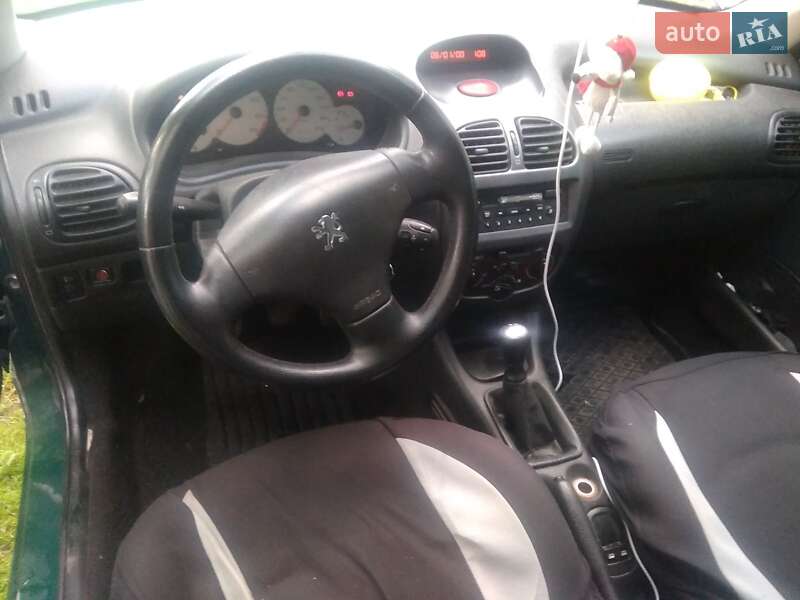 Хетчбек Peugeot 206 2003 в Львові