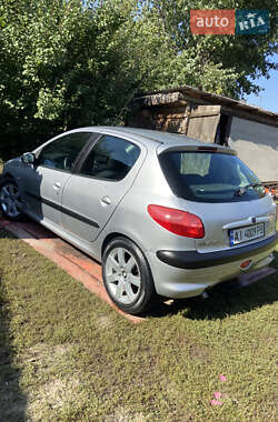 Хэтчбек Peugeot 206 2002 в Попельне
