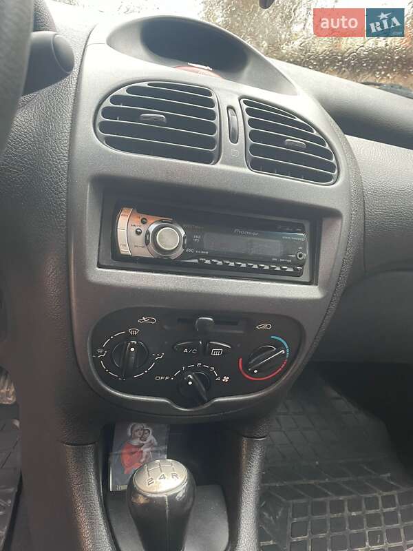 Хэтчбек Peugeot 206 2005 в Тернополе