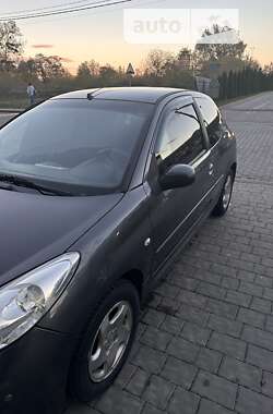 Хетчбек Peugeot 206 2011 в Тернополі