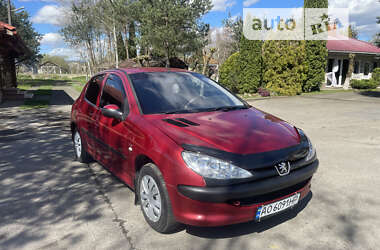 Хэтчбек Peugeot 206 2005 в Хусте